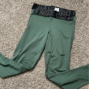 [Nike] Green Crossover Workout Leggings